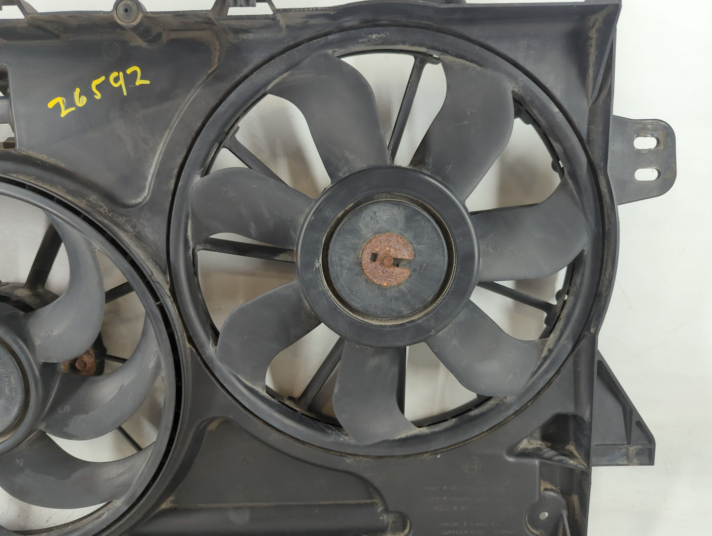 2008-2009 Chevrolet Equinox Left Radiator Fan Motor Assembly - Oemusedautoparts1.com