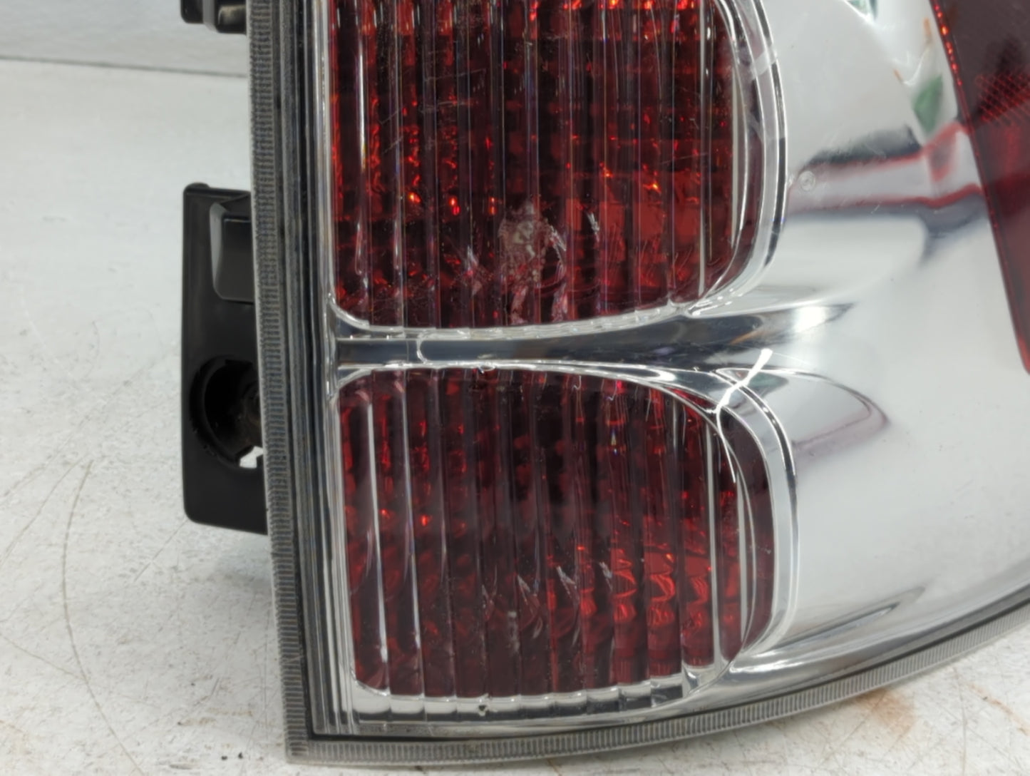2005-2009 Chevrolet Equinox Tail Light Assembly Passenger Right OEM P/N:5480780 Fits Fits 2005 2006 2007 2008 2009 OEM Used 