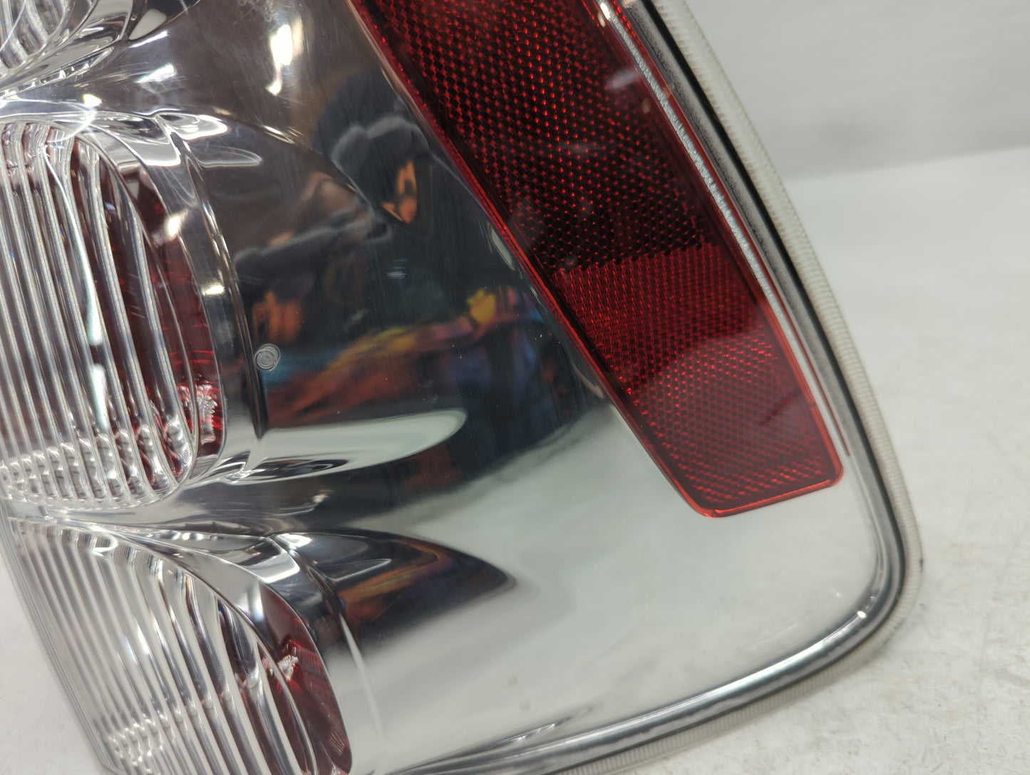 2005-2009 Chevrolet Equinox Tail Light Assembly Driver Left OEM P/N:5480780 Fits Fits 2005 2006 2007 2008 2009 OEM Used Auto
