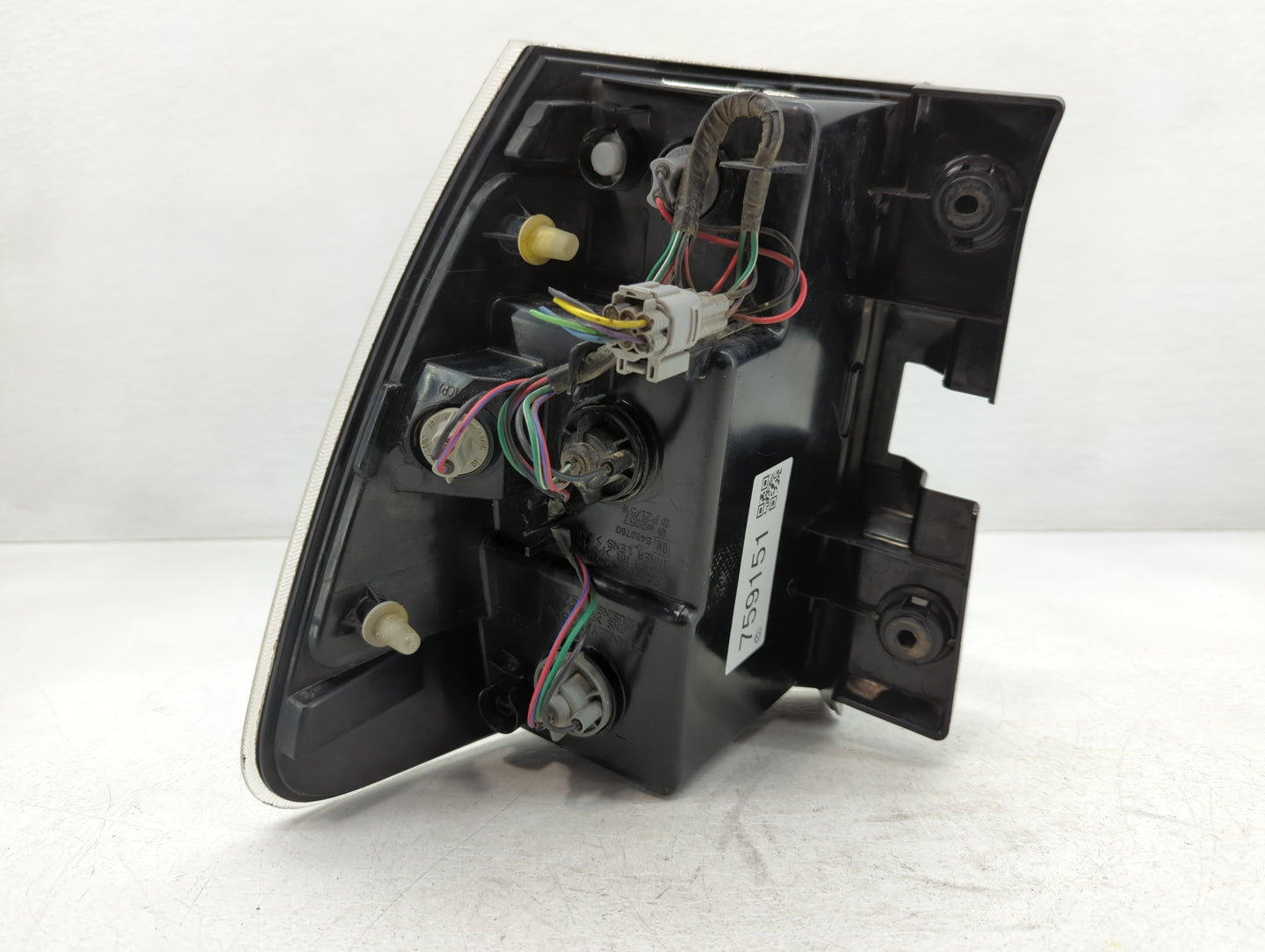 2005-2009 Chevrolet Equinox Tail Light Assembly Driver Left OEM P/N:5480780 Fits Fits 2005 2006 2007 2008 2009 OEM Used Auto