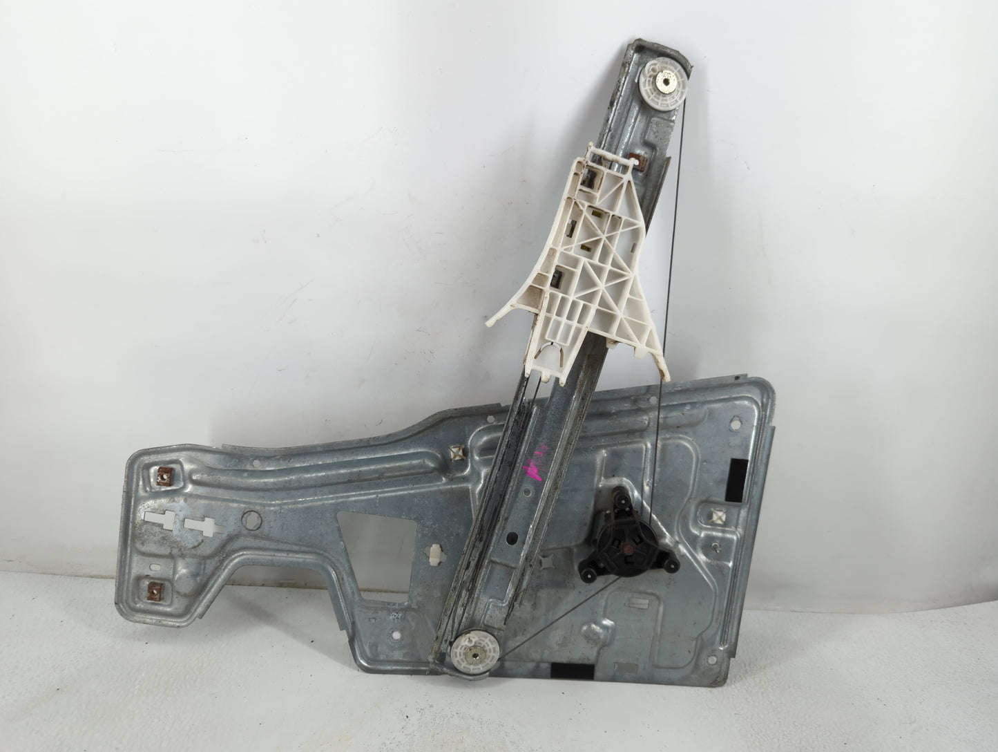 2008-2009 Chevrolet Equinox Driver Left Front Window Regulator - Oemusedautoparts1.com