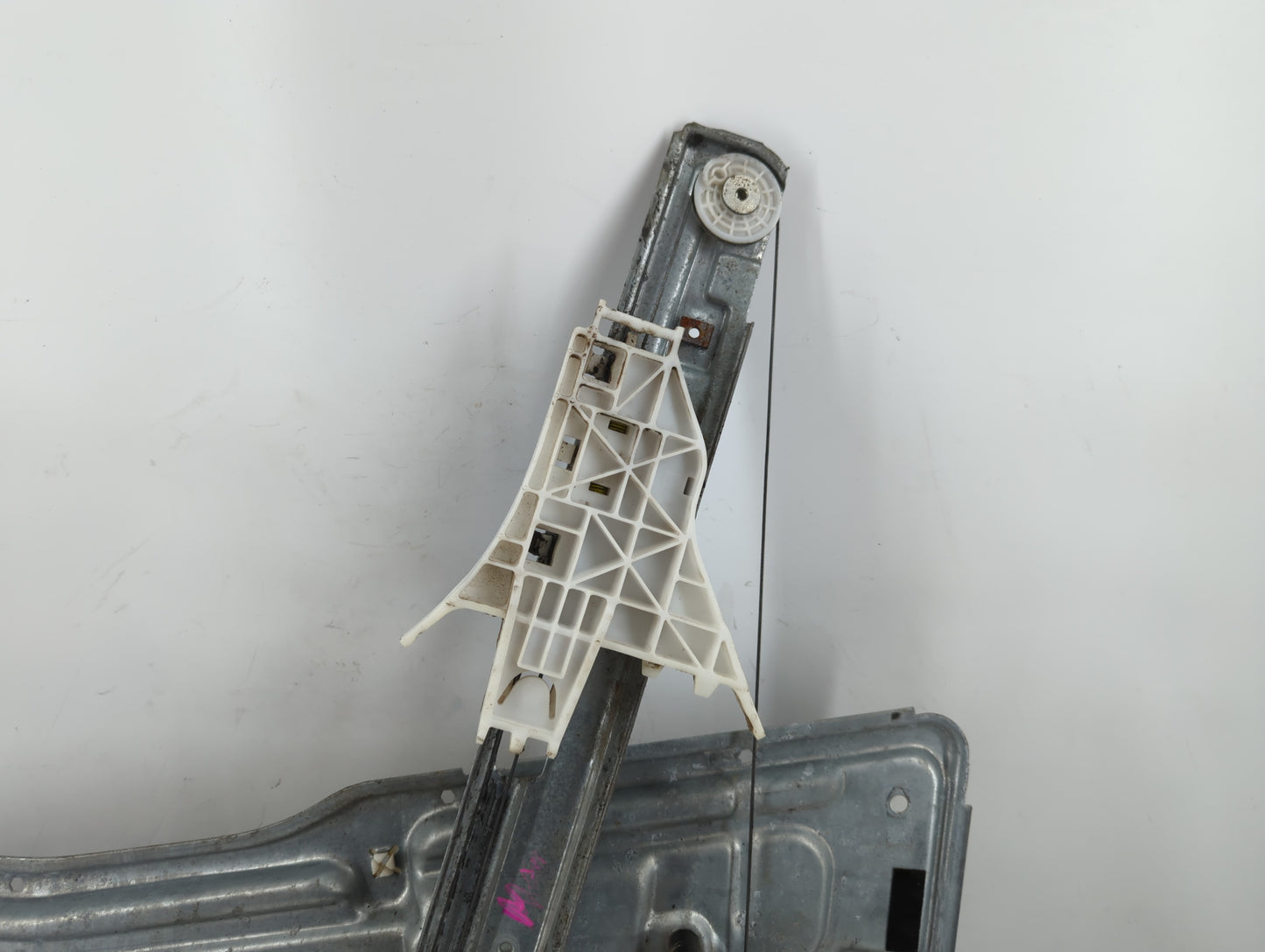 2008-2009 Chevrolet Equinox Driver Left Front Window Regulator - Oemusedautoparts1.com