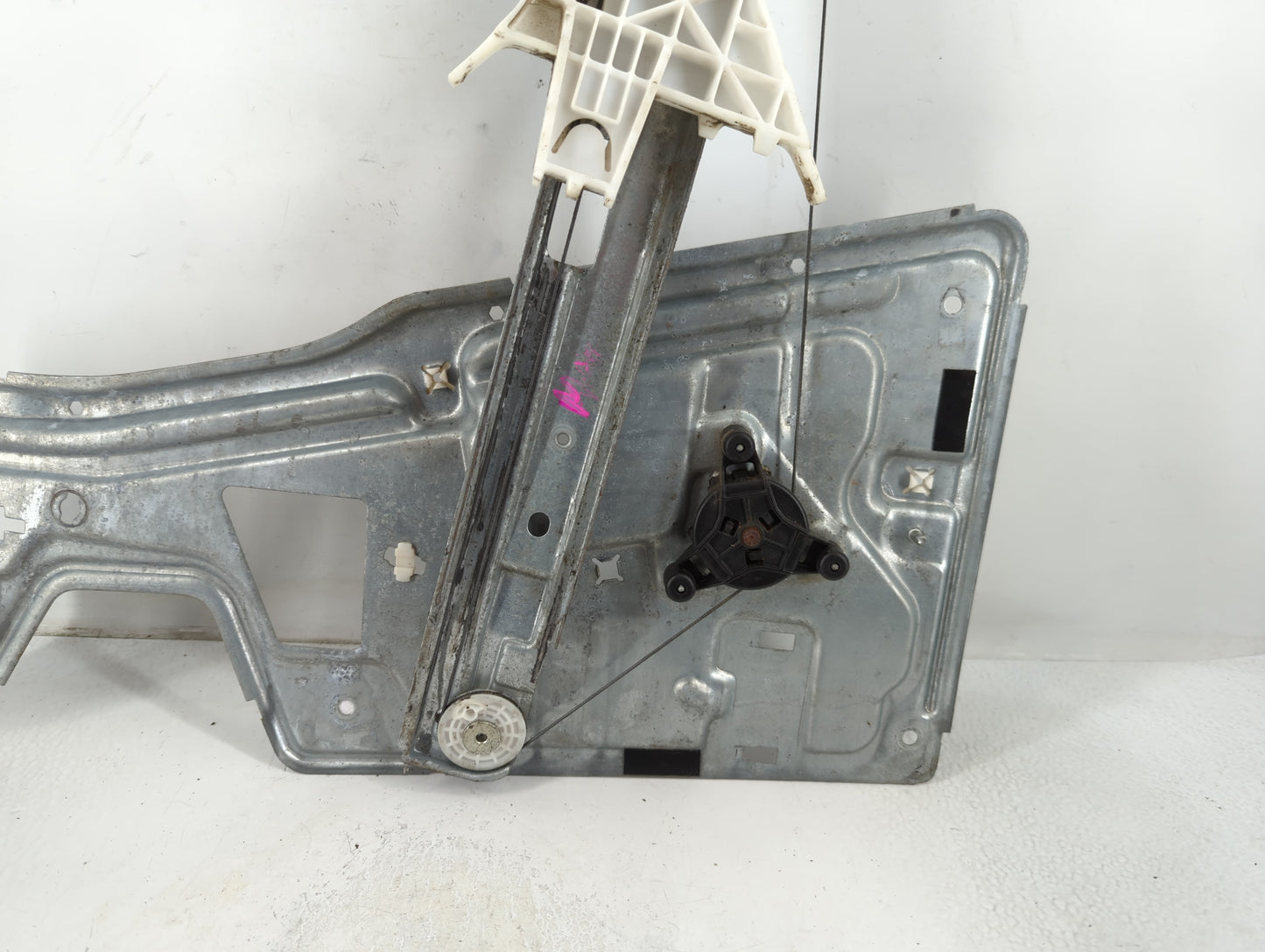 2008-2009 Chevrolet Equinox Driver Left Front Window Regulator - Oemusedautoparts1.com