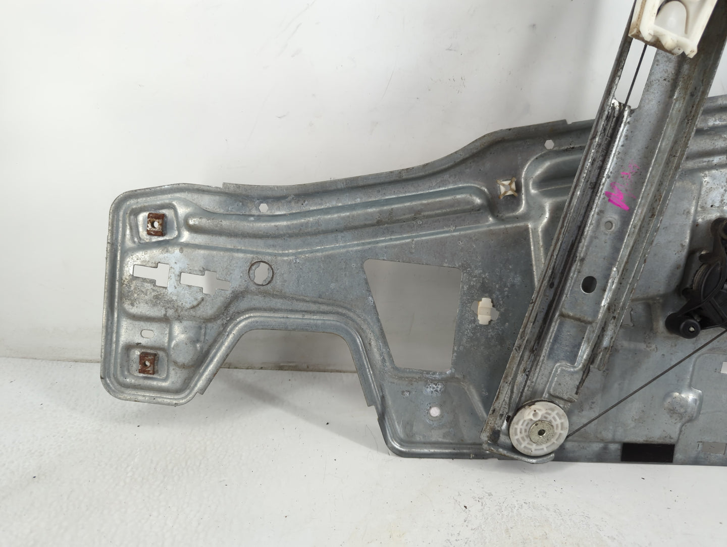 2008-2009 Chevrolet Equinox Driver Left Front Window Regulator - Oemusedautoparts1.com