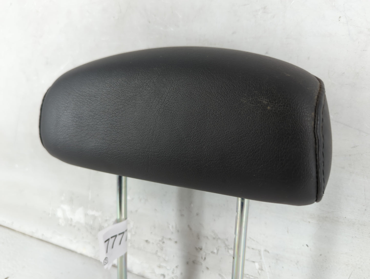 2007-2009 Chevrolet Equinox Headrest Head Rest Front Driver Passenger Seat Fits Fits 2007 2008 2009 OEM Used Auto Parts - Oe