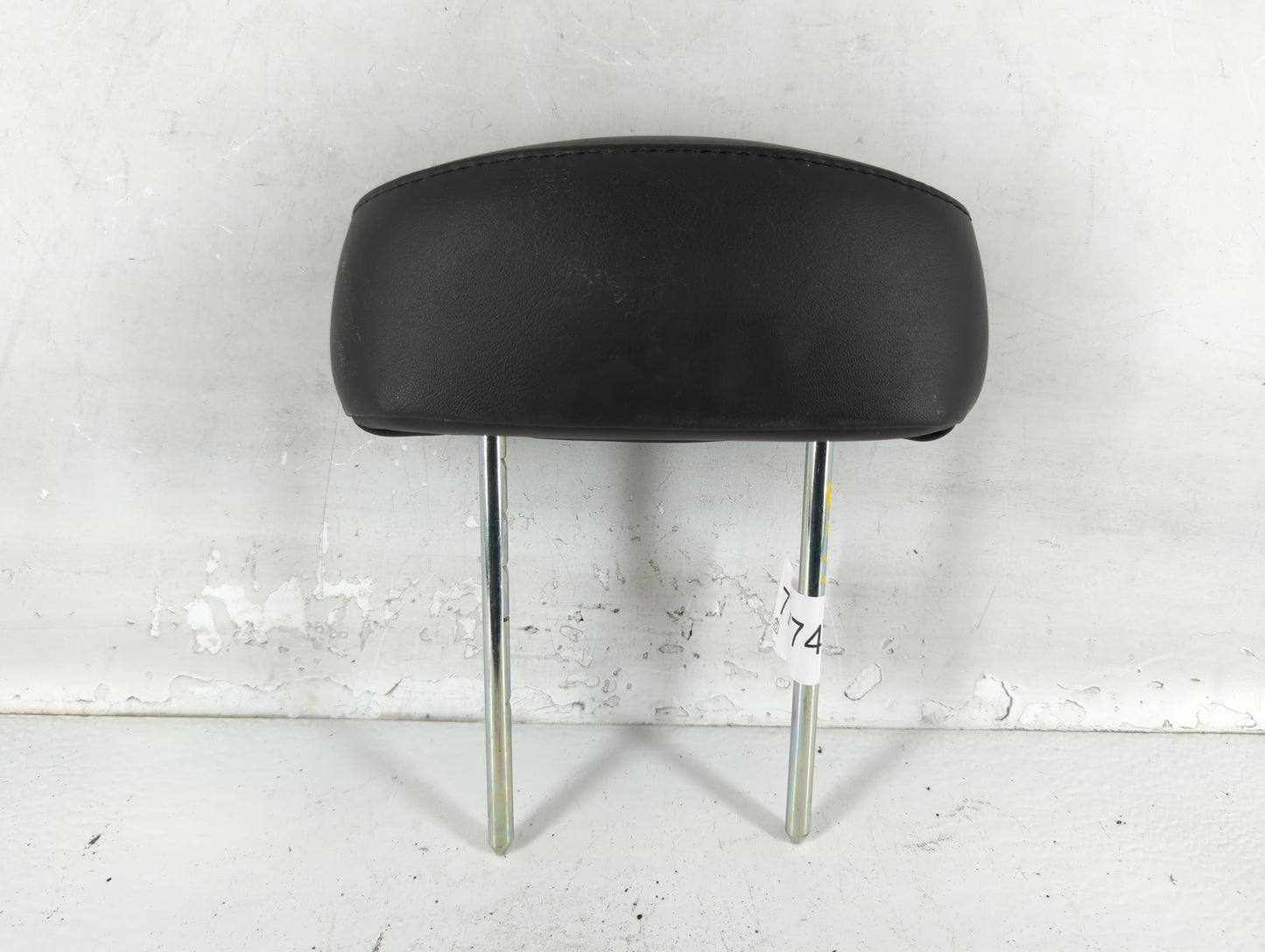 2007-2009 Chevrolet Equinox Headrest Head Rest Front Driver Passenger Seat Fits Fits 2007 2008 2009 OEM Used Auto Parts - Oe