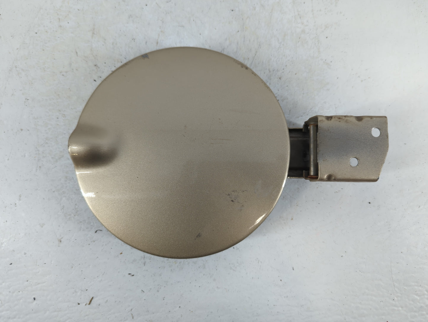 2008 Chevrolet Equinox Fuel Tank Door Lid Gas Tank Gold - Oemusedautoparts1.com