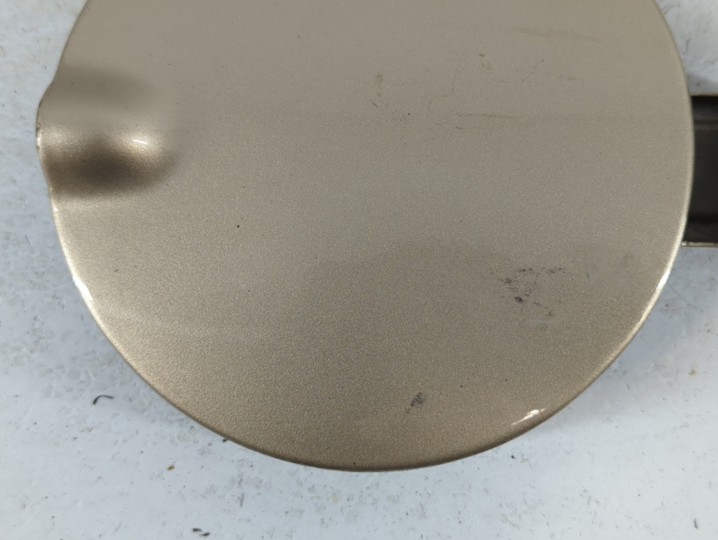 2008 Chevrolet Equinox Fuel Tank Door Lid Gas Tank Gold - Oemusedautoparts1.com
