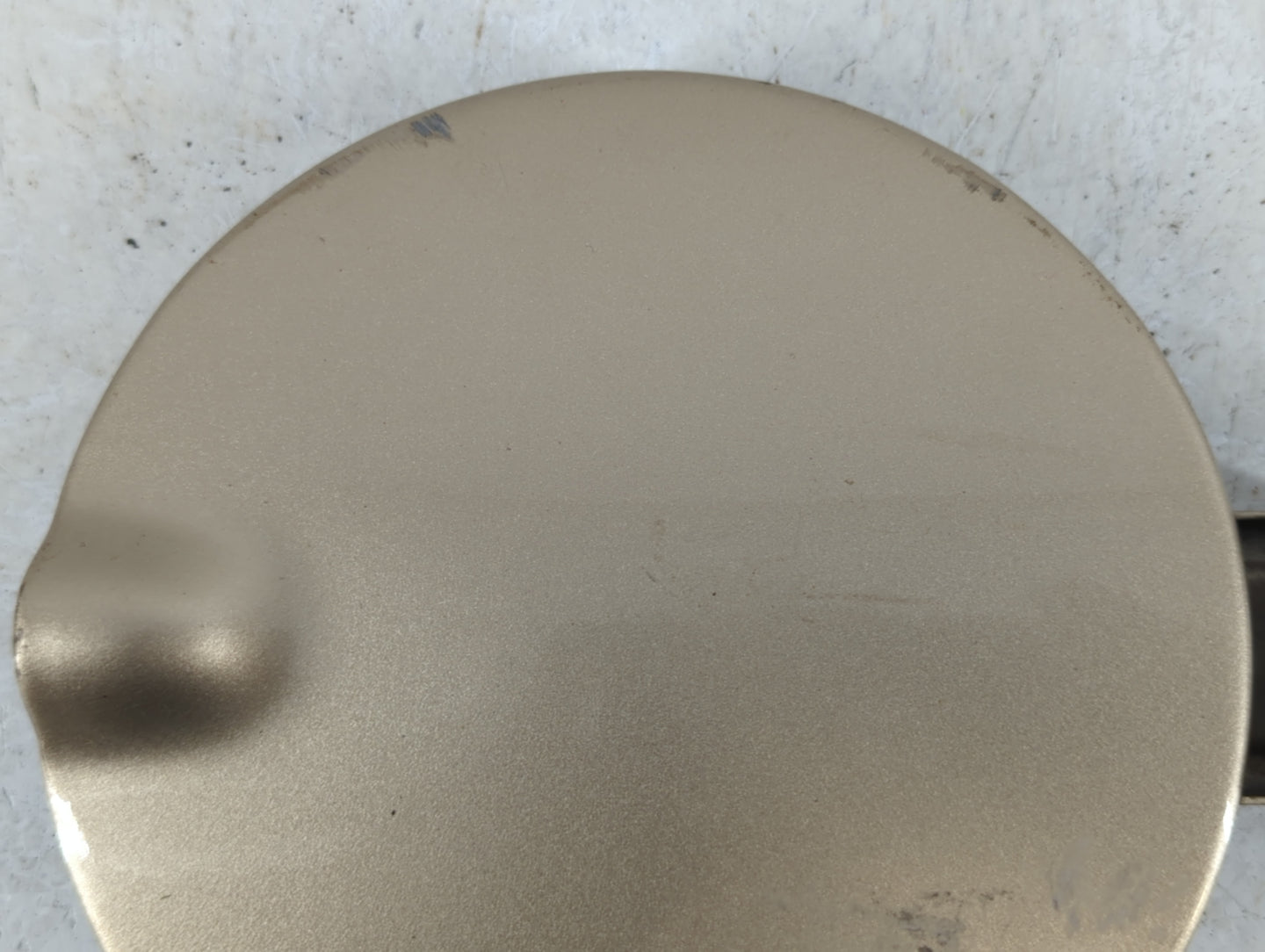 2008 Chevrolet Equinox Fuel Tank Door Lid Gas Tank Gold - Oemusedautoparts1.com