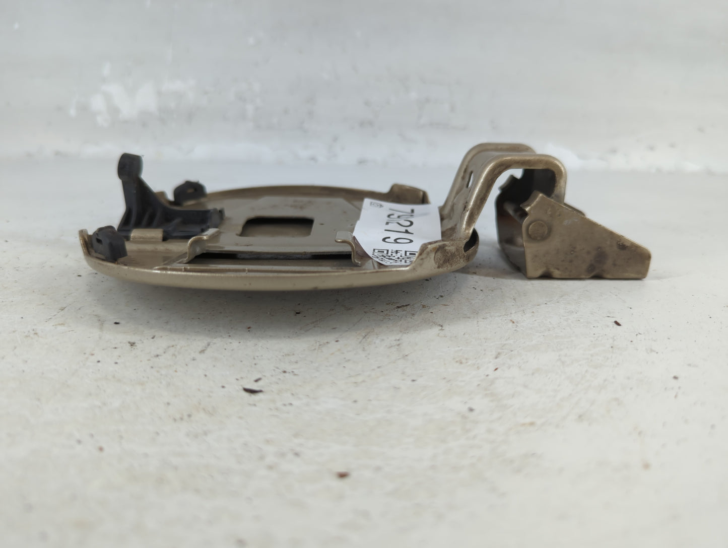 2008 Chevrolet Equinox Fuel Tank Door Lid Gas Tank Gold - Oemusedautoparts1.com