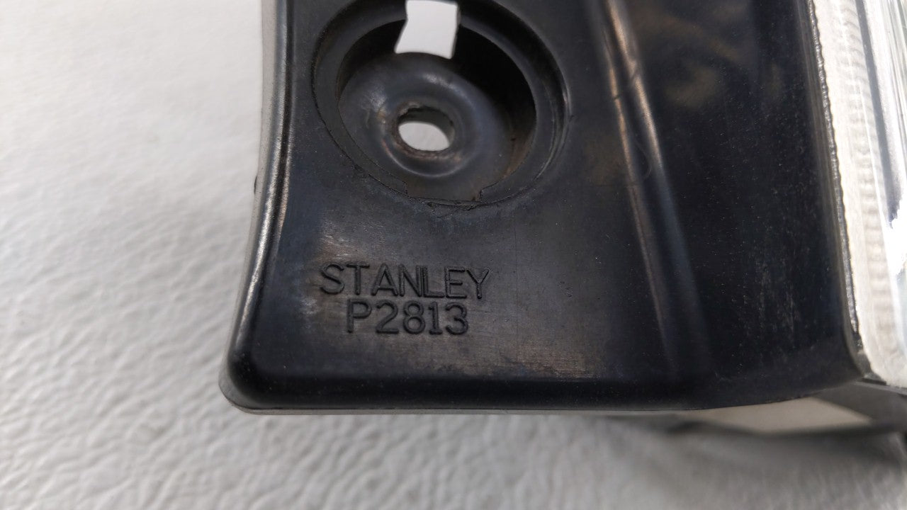 2008 Chevrolet Equinox Tail Light Assembly Passenger Right OEM P/N:548077 30796268, GM384-B000R Fits Fits 2005 2006 2007 200