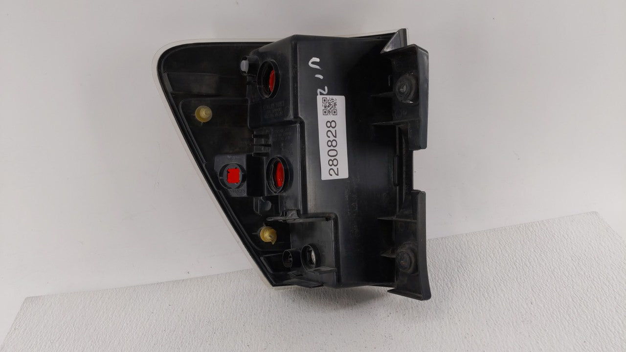 2008 Chevrolet Equinox Tail Light Assembly Passenger Right OEM P/N:548077 30796268, GM384-B000R Fits Fits 2005 2006 2007 200