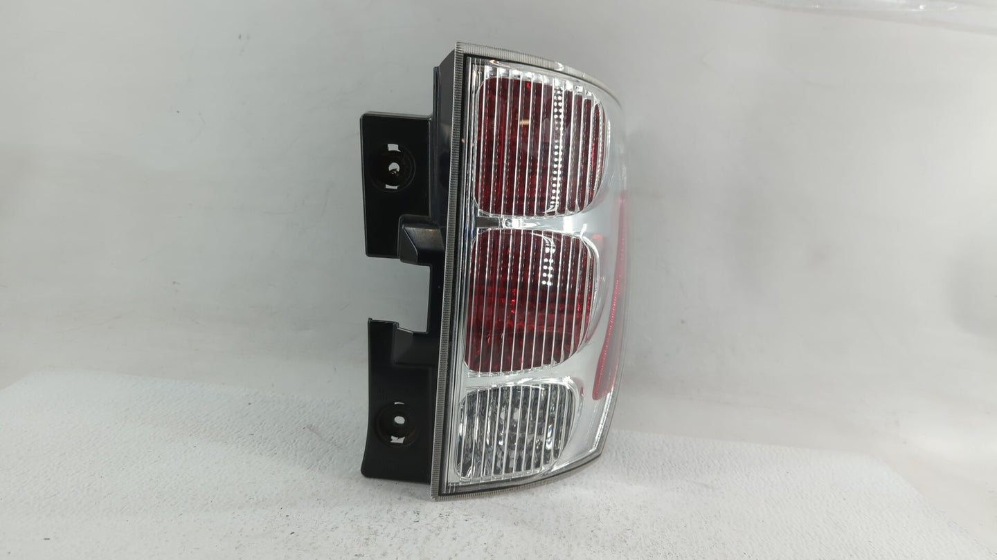 2008 Chevrolet Equinox Tail Light Assembly Passenger Right OEM P/N:548077 30796268, GM384-B000R Fits Fits 2005 2006 2007 200