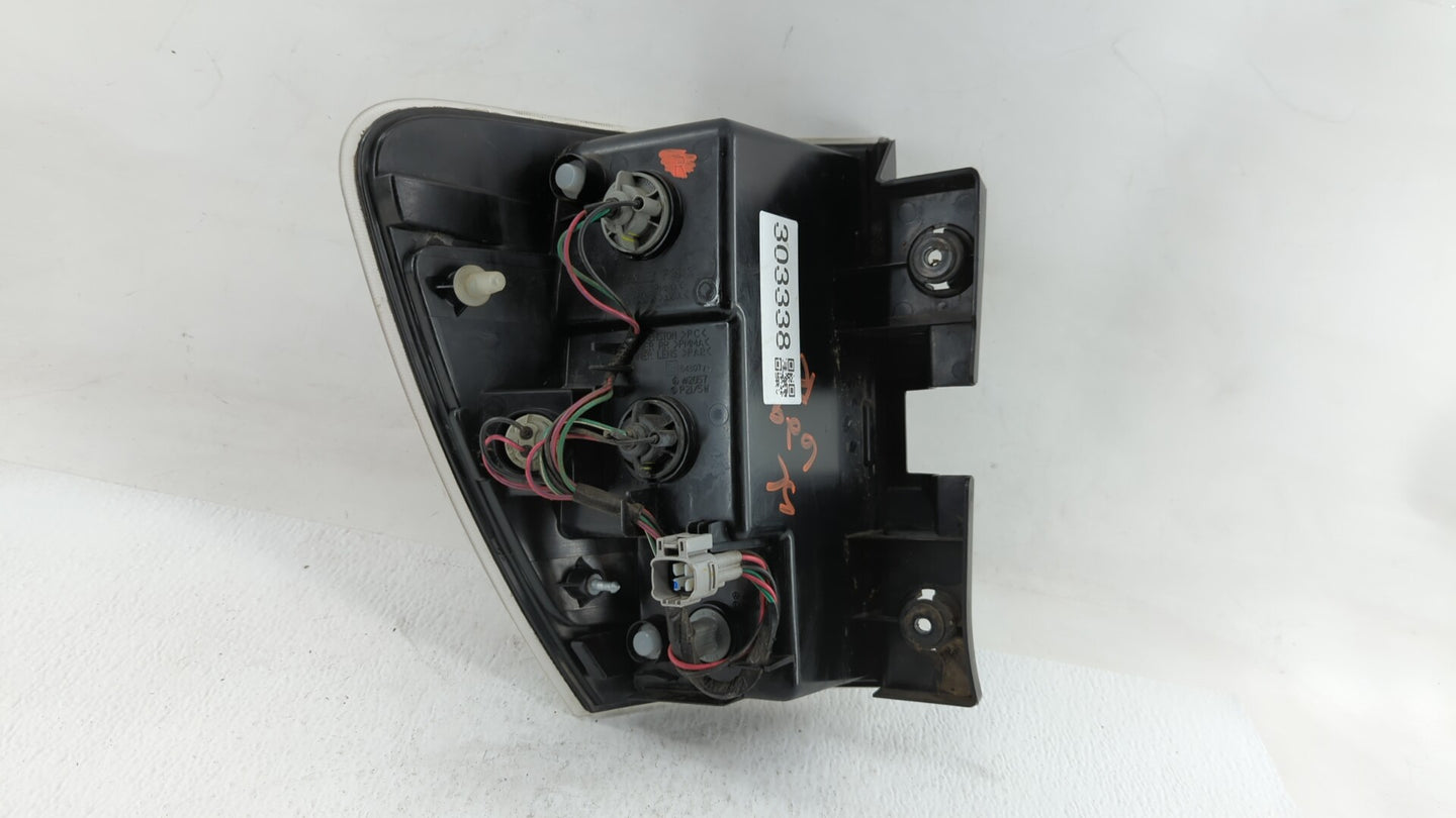 2008 Chevrolet Equinox Tail Light Assembly Passenger Right OEM P/N:548077 30796268, GM384-B000R Fits Fits 2005 2006 2007 200