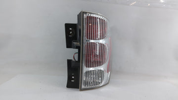 2008 Chevrolet Equinox Tail Light Assembly Passenger Right OEM P/N:548077 30796268, GM384-B000R Fits Fits 2005 2006 2007 200