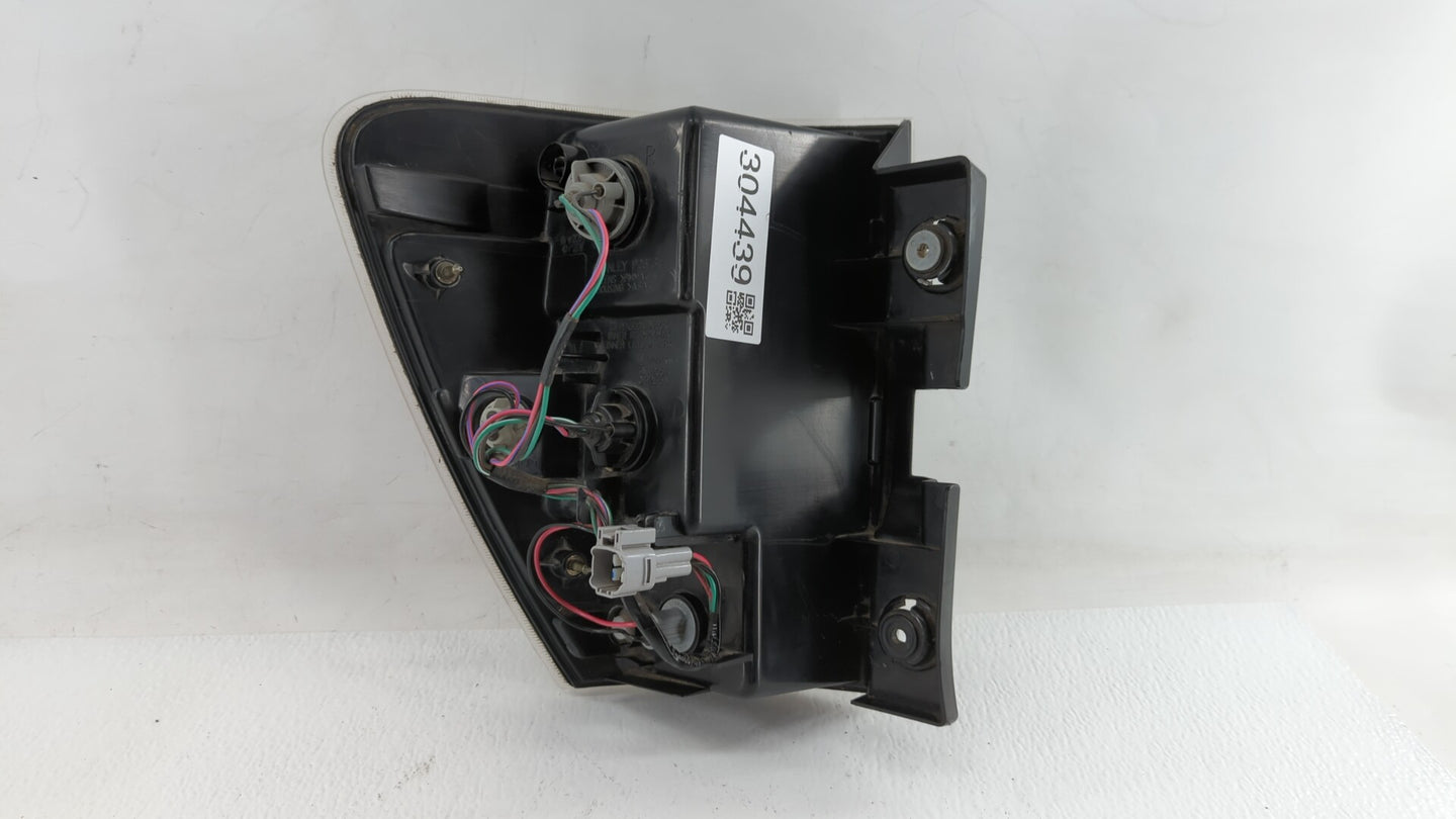 2008 Chevrolet Equinox Tail Light Assembly Passenger Right OEM P/N:548077 30796268, GM384-B000R Fits Fits 2005 2006 2007 200