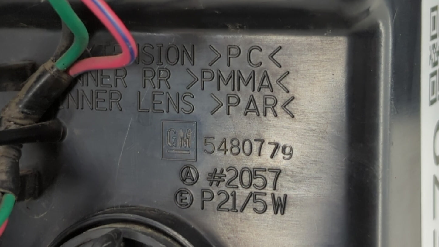 2008 Chevrolet Equinox Tail Light Assembly Passenger Right OEM P/N:548077 30796268, GM384-B000R Fits Fits 2005 2006 2007 200