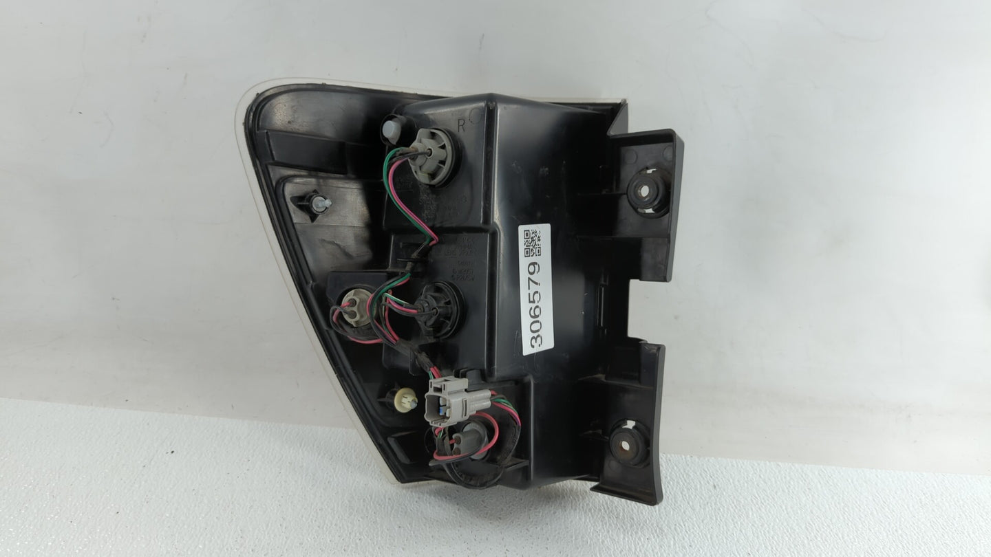 2008 Chevrolet Equinox Tail Light Assembly Passenger Right OEM P/N:548077 30796268, GM384-B000R Fits Fits 2005 2006 2007 200