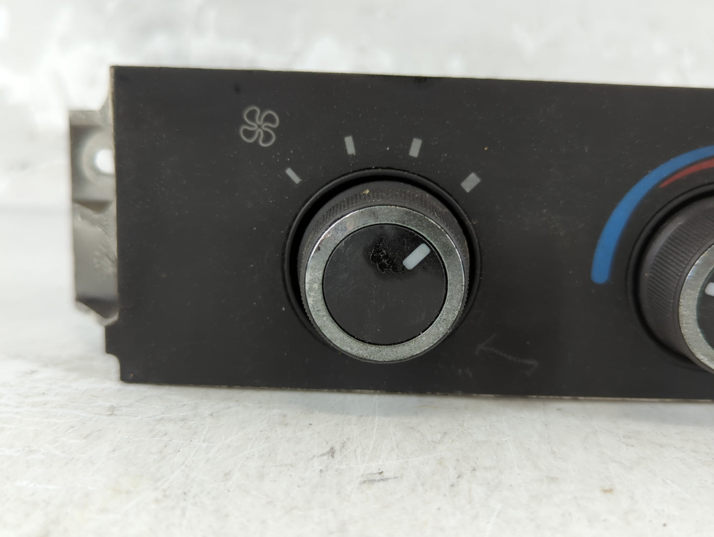 2008 Chevrolet Express 3500 Climate Control Module Temperature AC/Heater Replacement Fits OEM Used Auto Parts - Oemusedautop