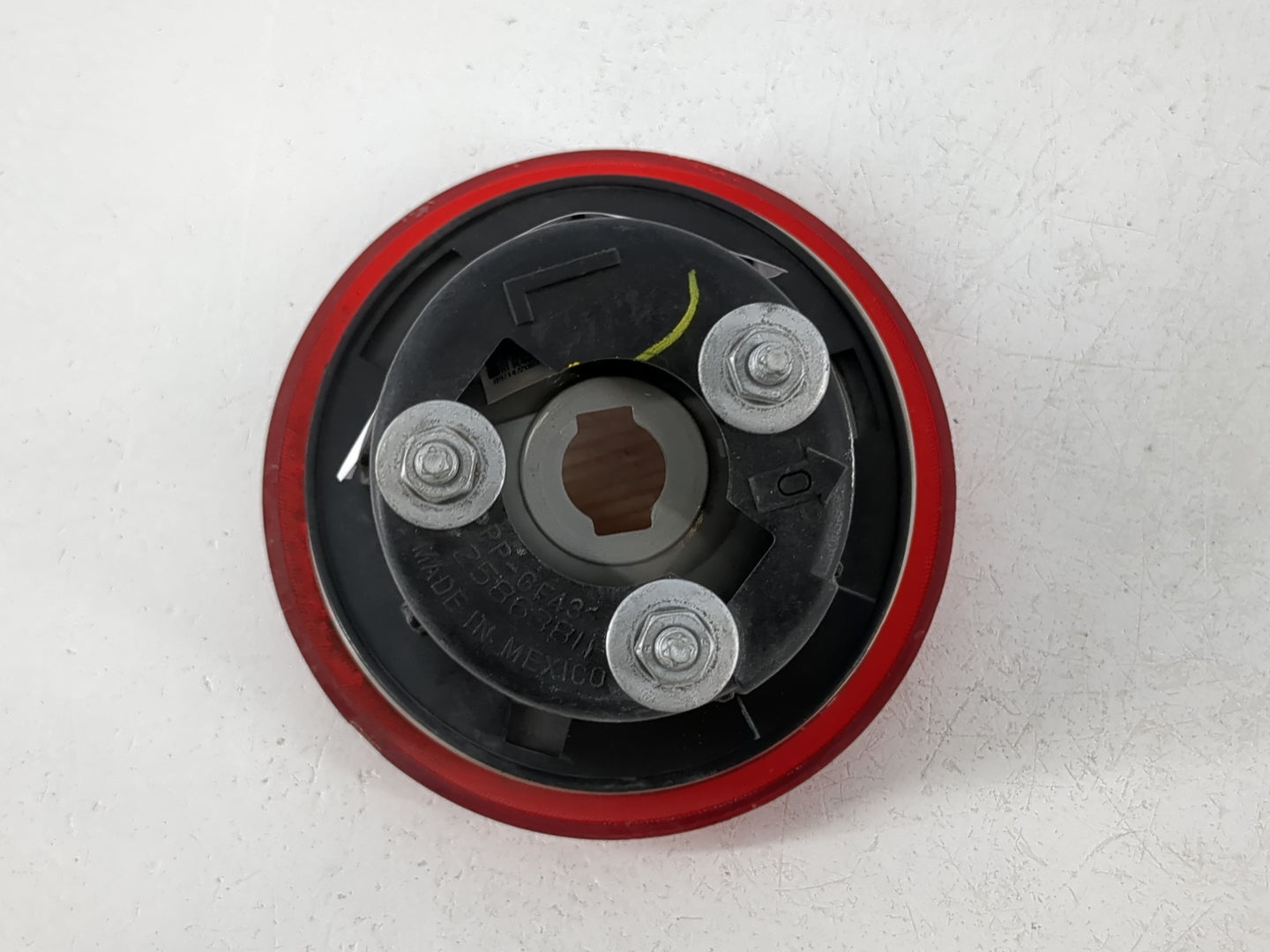 2006-2011 Chevrolet Hhr Tail Light Assembly Driver Left OEM P/N:25863811 Fits Fits 2006 2007 2008 2009 2010 2011 OEM Used Au