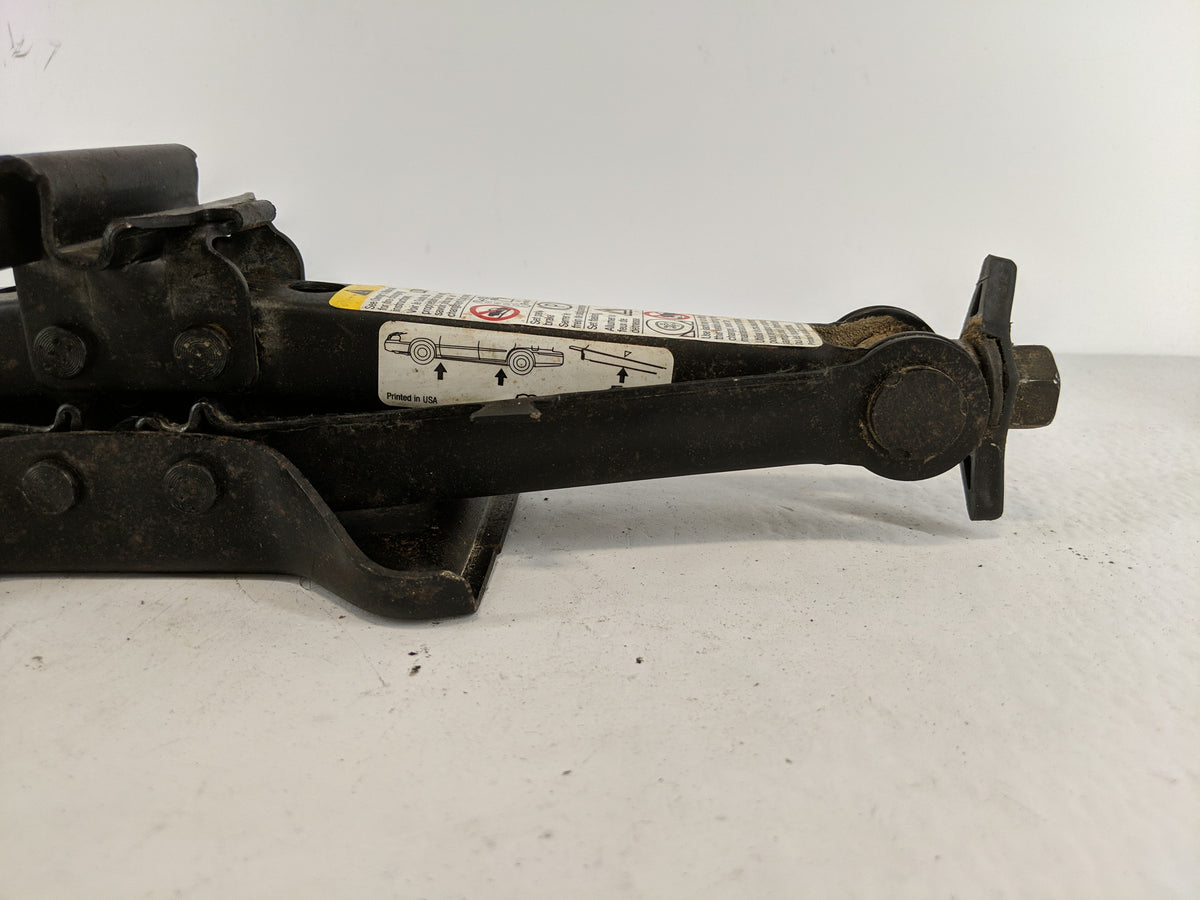 2008 Chevrolet Hhr Spare Scissor Car Jack - Oemusedautoparts1.com