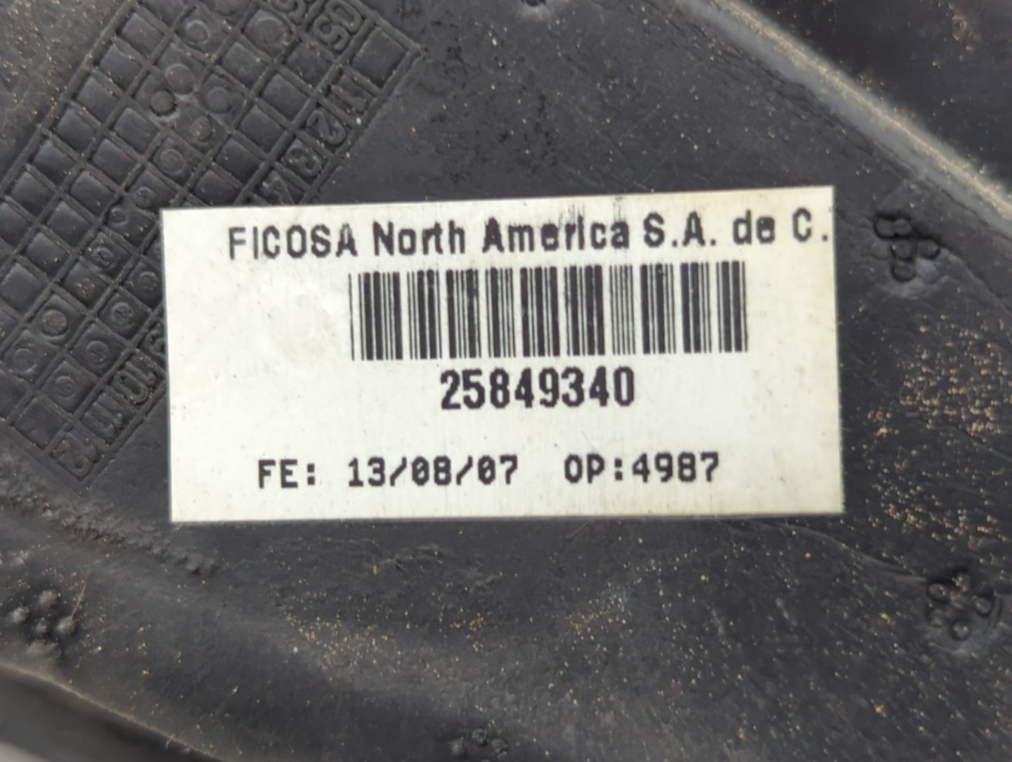 2006-2011 Chevrolet Hhr Driver Side View Mirror - Left Door Mirror OEM Used - Oemusedautoparts1.com