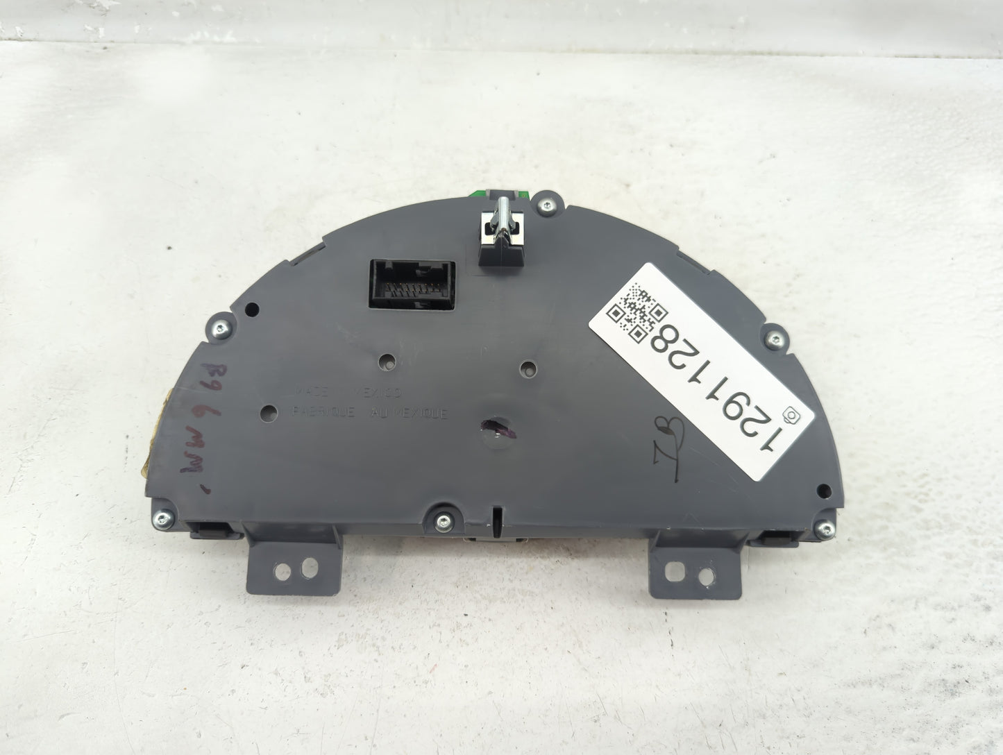 2008-2011 Chevrolet Hhr Instrument Cluster Speedometer Gauges P/N:1158125 Fits Fits 2008 2009 2010 2011 OEM Used Auto Parts 