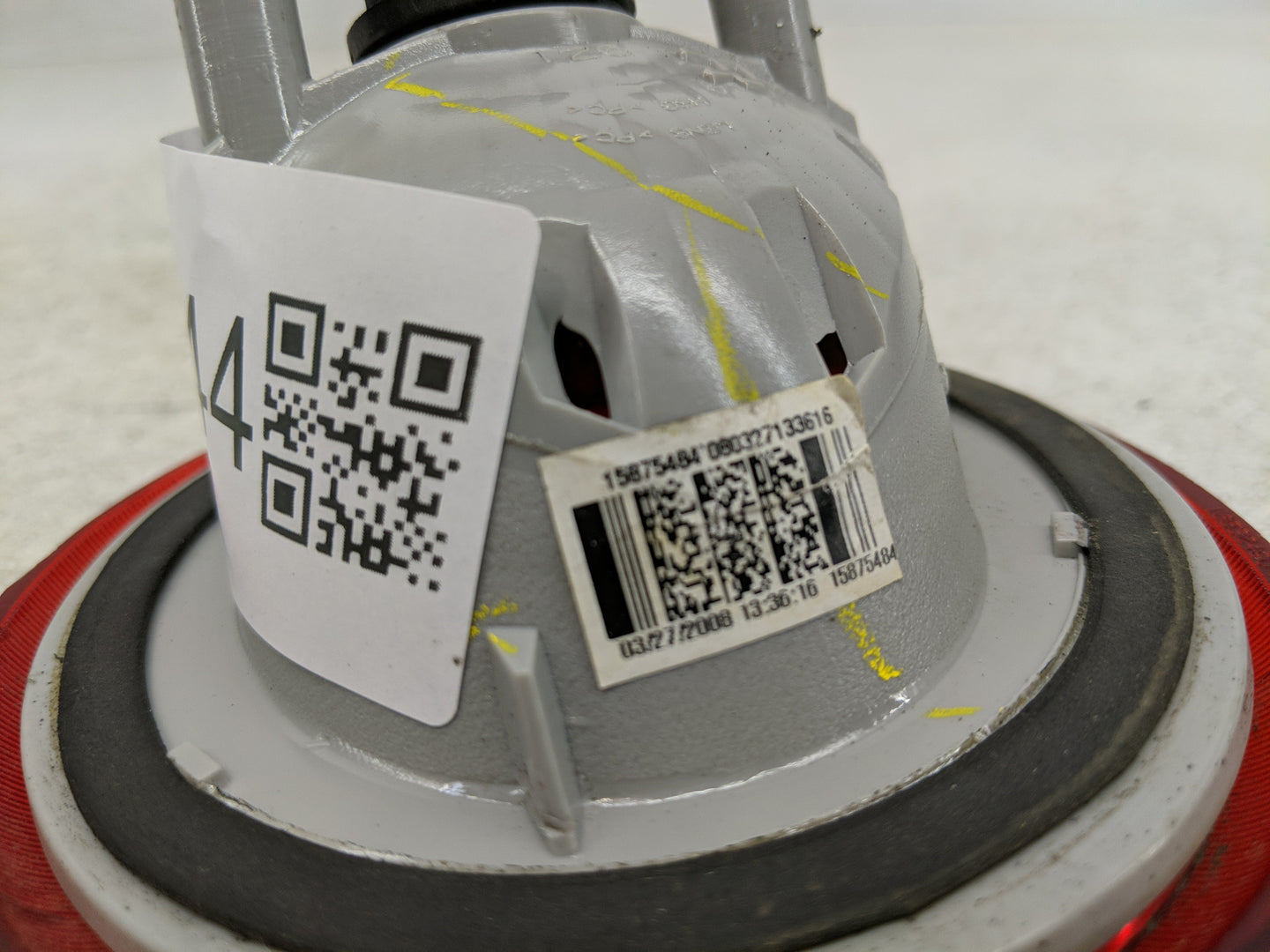 2006-2011 Chevrolet Hhr Tail Light Assembly Passenger Right OEM P/N:15875484 Fits Fits 2006 2007 2008 2009 2010 2011 OEM Use