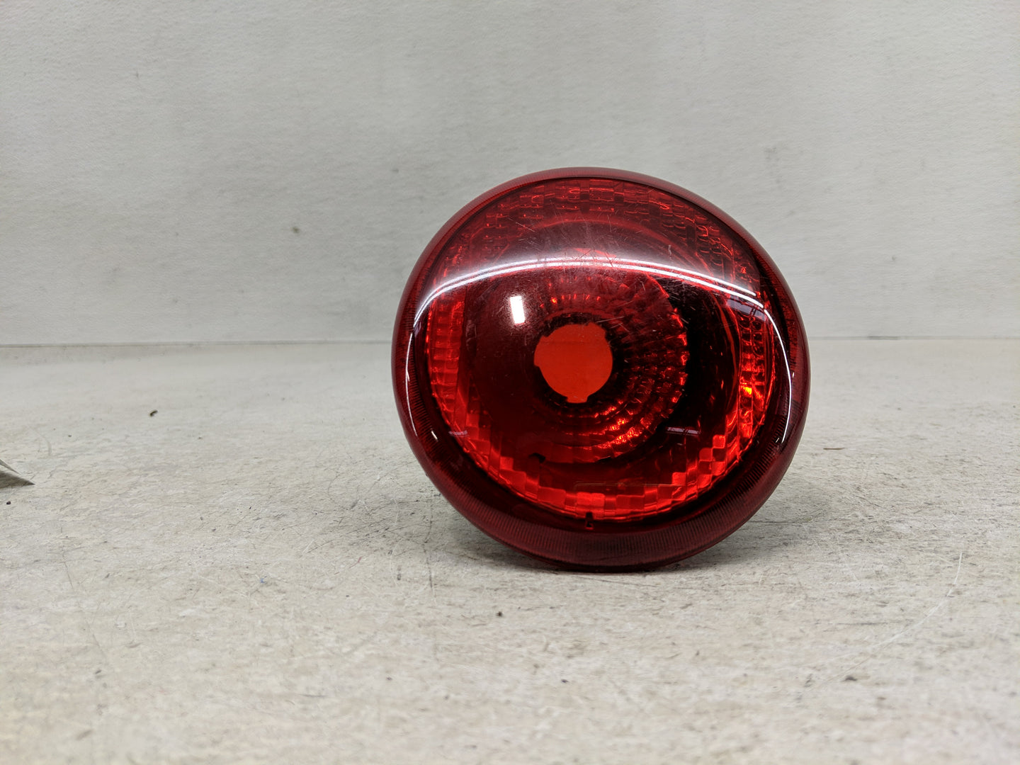2006-2011 Chevrolet Hhr Tail Light Assembly Passenger Right OEM P/N:25823015 Fits Fits 2006 2007 2008 2009 2010 2011 OEM Use