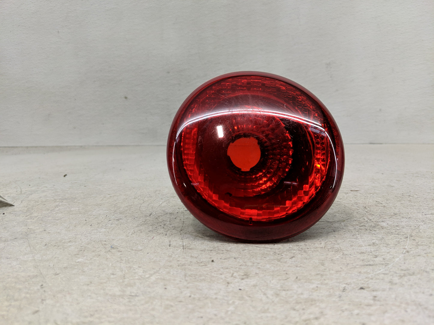 2006-2011 Chevrolet Hhr Tail Light Assembly Passenger Right OEM P/N:25823015 Fits Fits 2006 2007 2008 2009 2010 2011 OEM Use