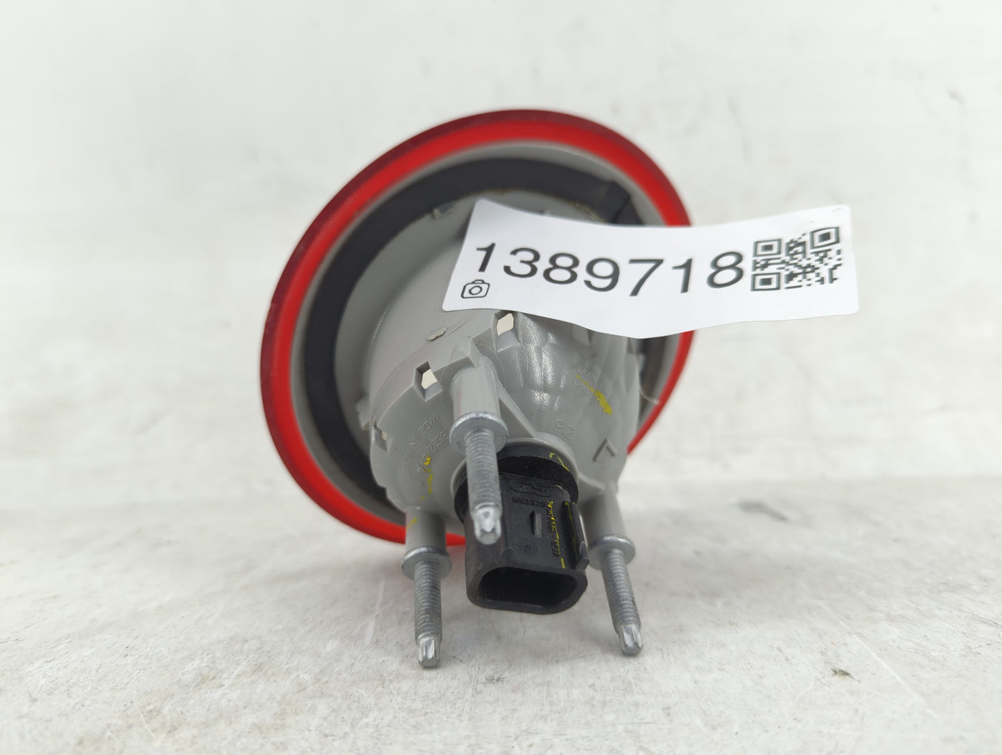 2006-2011 Chevrolet Hhr Tail Light Assembly Driver Left OEM P/N:15875485 Fits Fits 2006 2007 2008 2009 2010 2011 OEM Used Au