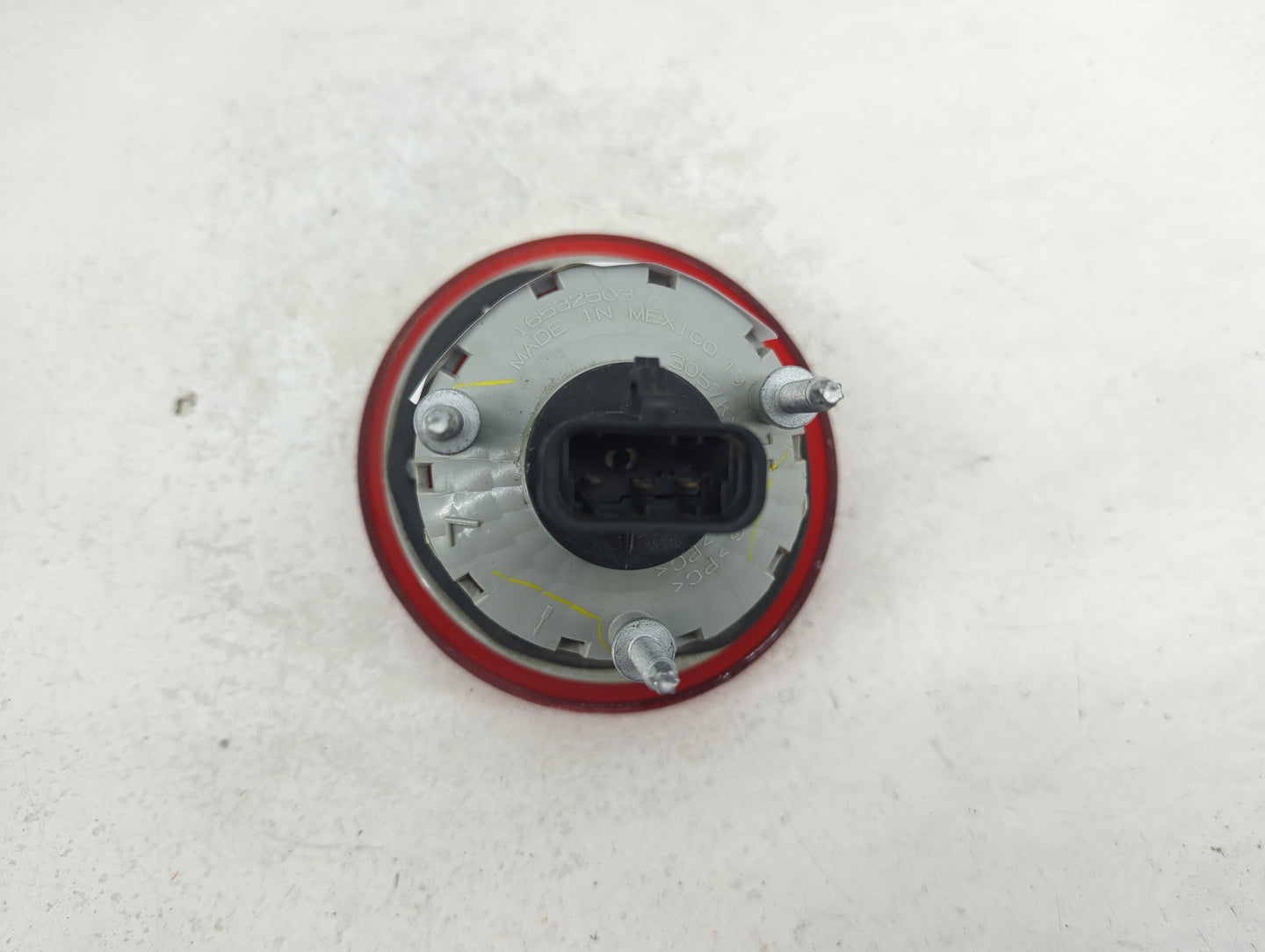2006-2011 Chevrolet Hhr Tail Light Assembly Driver Left OEM P/N:16532503 Fits Fits 2006 2007 2008 2009 2010 2011 OEM Used Au