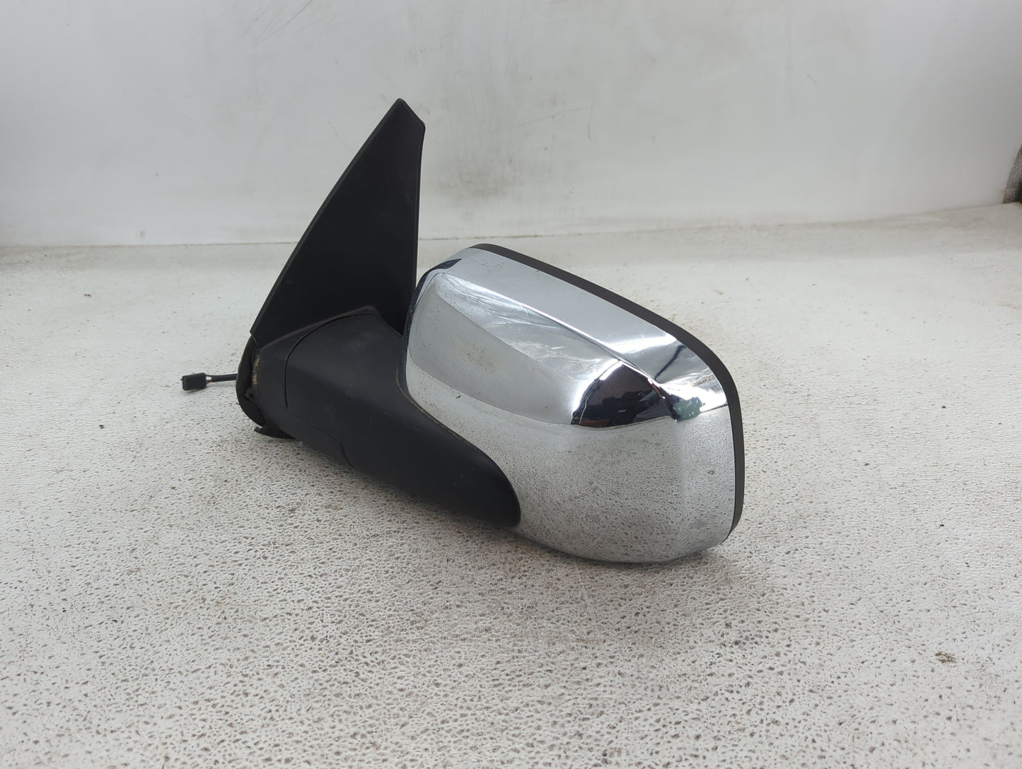 2006-2011 Chevrolet Hhr Driver Side View Mirror - Left Door Mirror OEM Used - Oemusedautoparts1.com