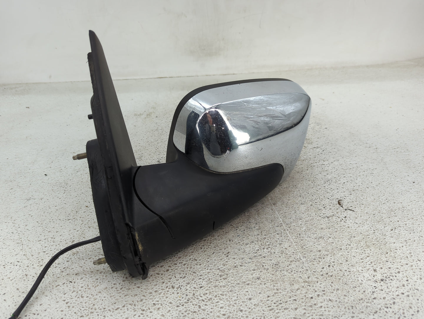 2006-2011 Chevrolet Hhr Driver Side View Mirror - Left Door Mirror OEM Used - Oemusedautoparts1.com