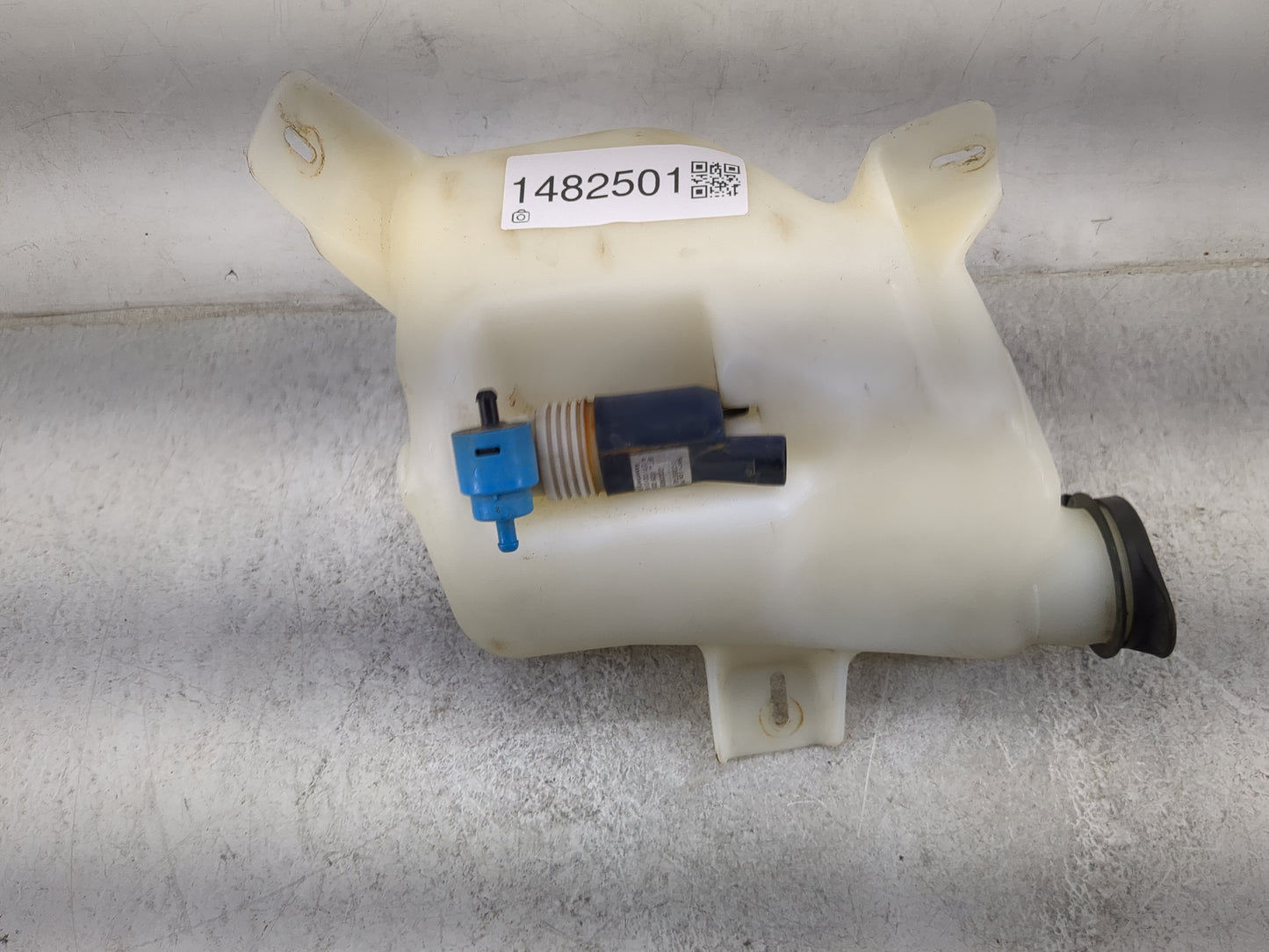 2006-2011 Chevrolet Hhr Windshield Washer Fluid Reservoir Bottle 1482501 - Oemusedautoparts1.com