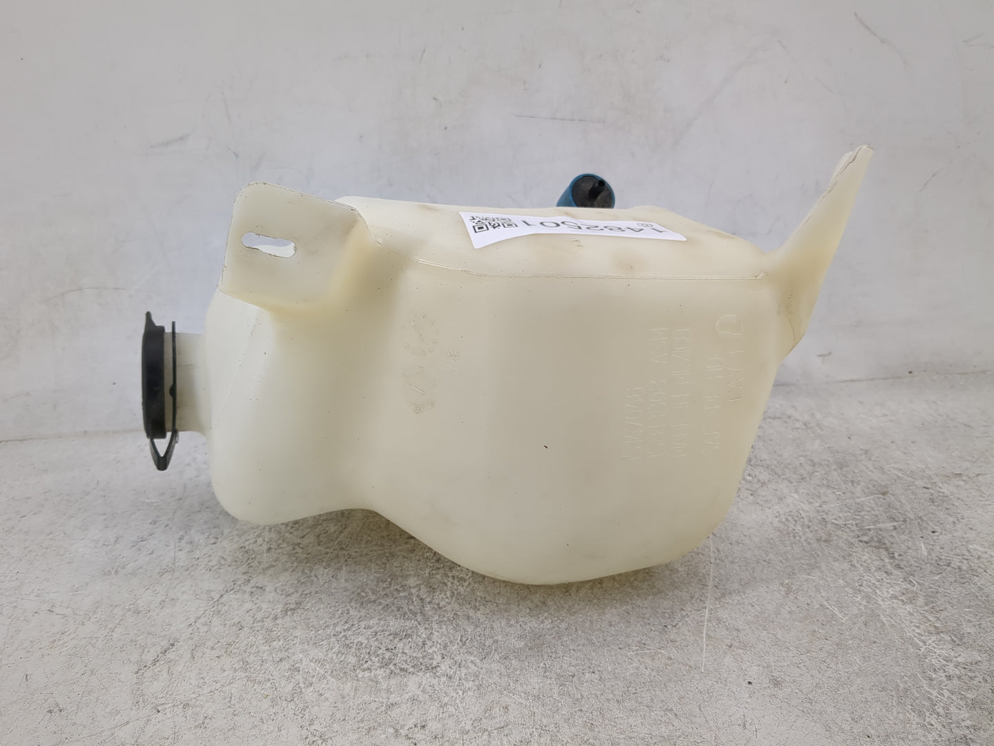 2006-2011 Chevrolet Hhr Windshield Washer Fluid Reservoir Bottle 1482501 - Oemusedautoparts1.com