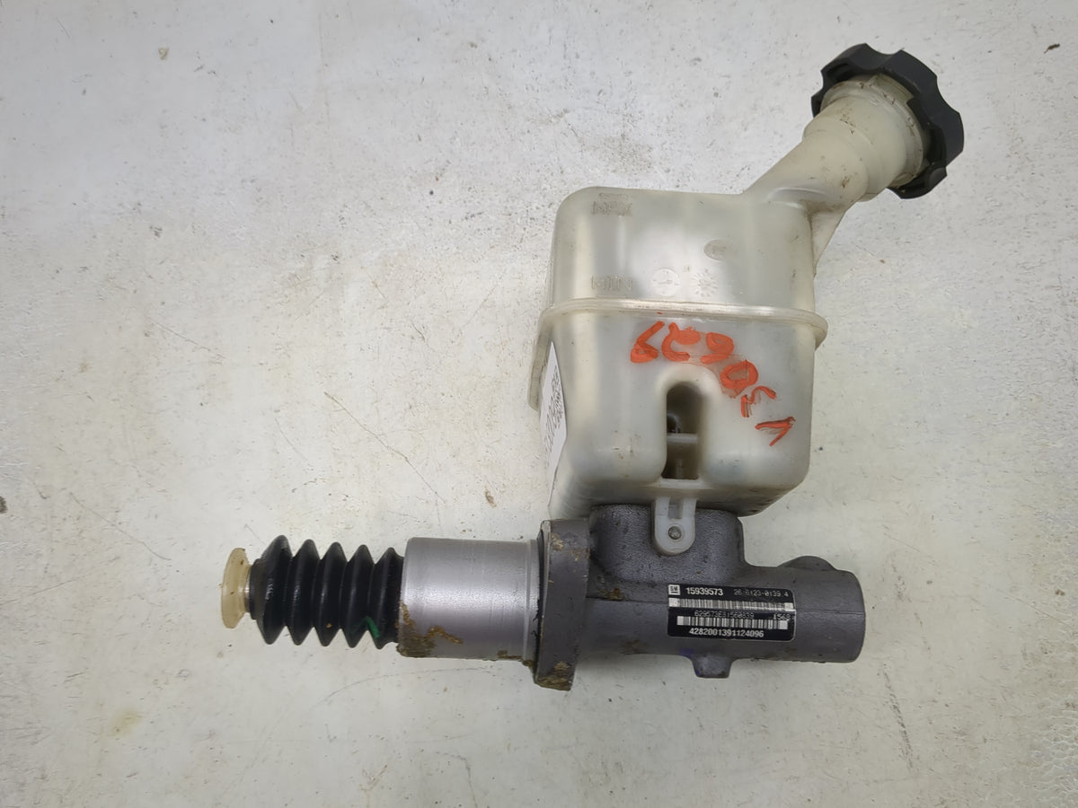 2008-2011 Chevrolet Hhr Brake Master Cylinder 1513009 - Oemusedautoparts1.com