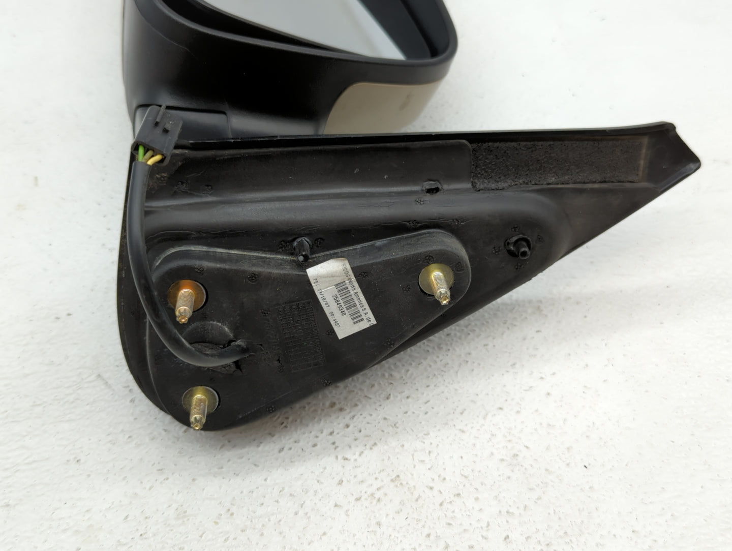 2007-2011 Chevrolet Hhr Driver Side View Mirror - Left Door Mirror OEM Used - Oemusedautoparts1.com