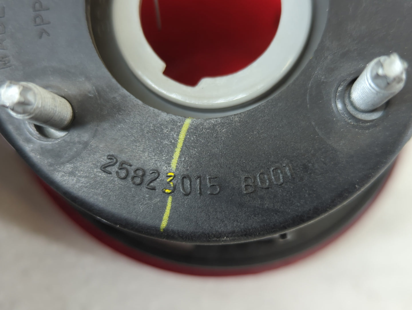 2006-2011 Chevrolet Hhr Tail Light Assembly Passenger Right OEM P/N:25823015 Fits Fits 2006 2007 2008 2009 2010 2011 OEM Use