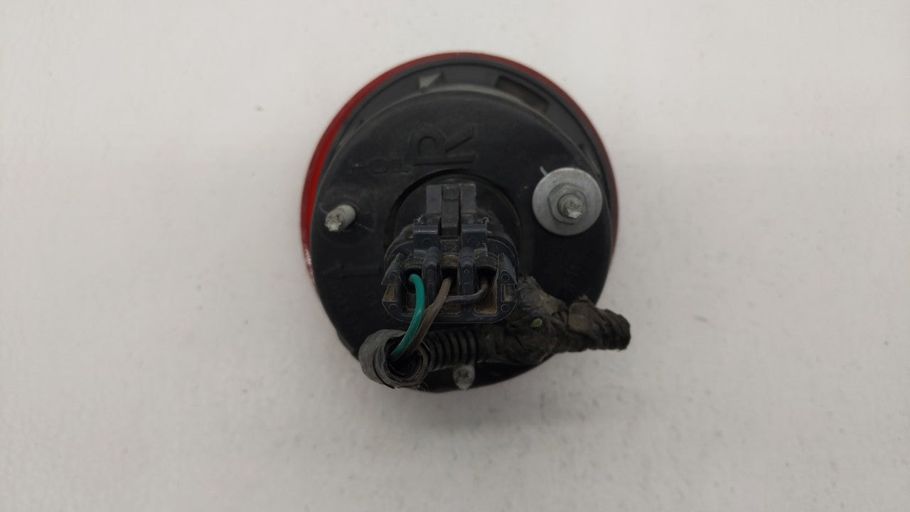 2008 Chevrolet Hhr Tail Light Assembly Passenger Right OEM P/N:25823015 15875484 Fits Fits 2006 2007 2009 2010 2011 OEM Used