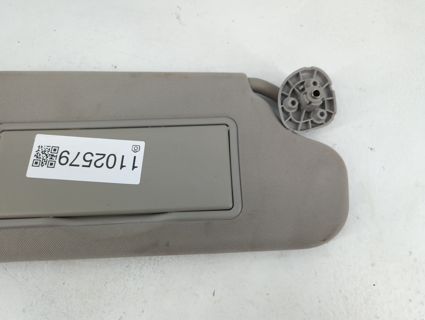 2006-2016 Chevrolet Impala Sun Visor Shade Replacement Passenger Right Mirror Fits OEM Used Auto Parts - Oemusedautoparts1.c