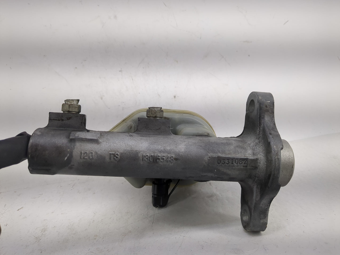 2006-2008 Chevrolet Impala Brake Master Cylinder - Oemusedautoparts1.com