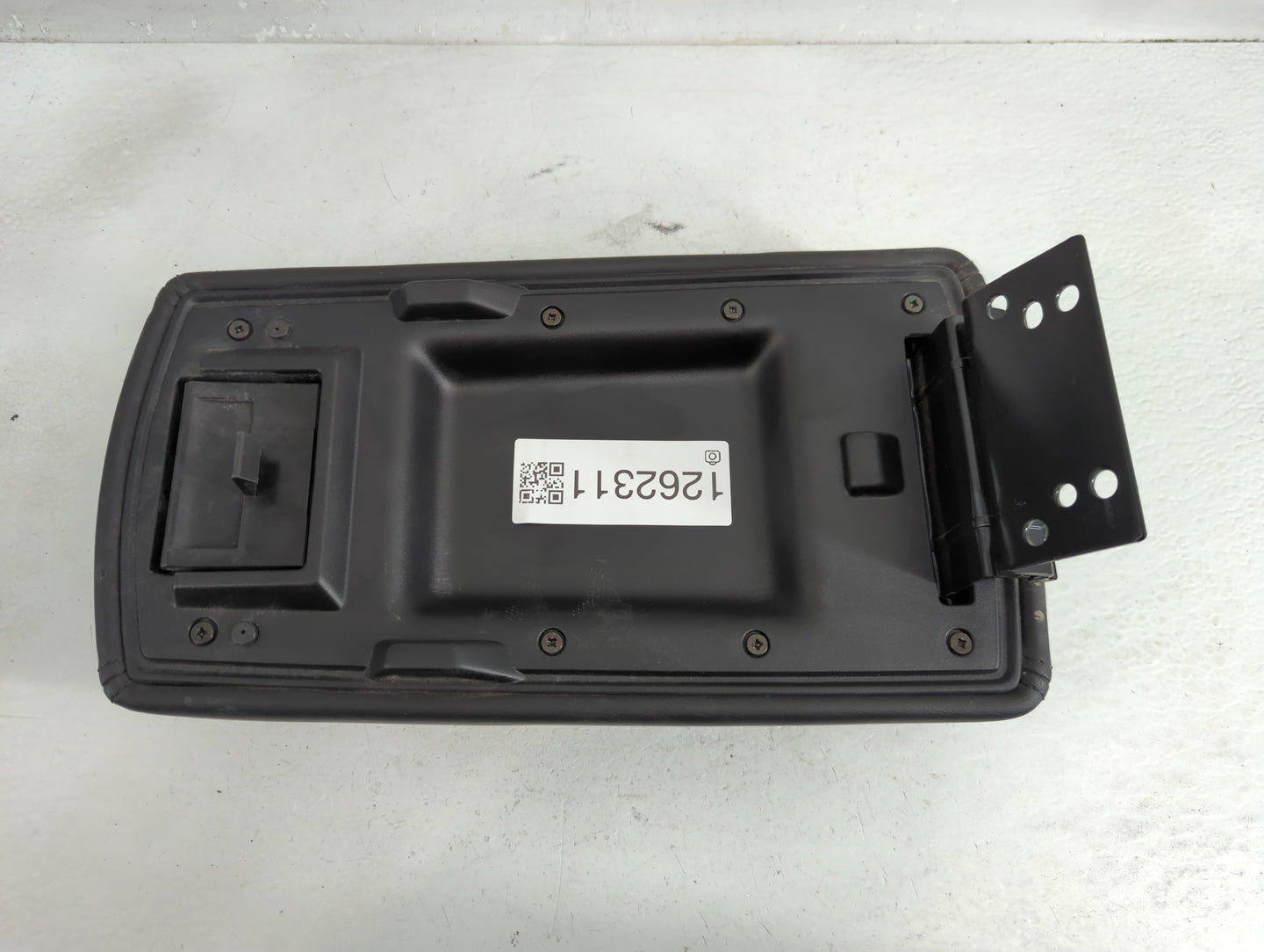 2008 Chevrolet Impala Center Console Armrest Cover Lid Fits OEM Used Auto Parts - Oemusedautoparts1.com
