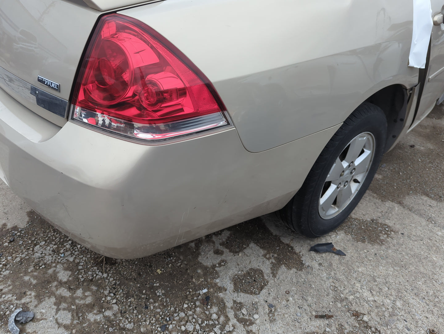 2006-2011 Chevrolet Impala Rear Bumper Assembly Oem 1303789 - Oemusedautoparts1.com