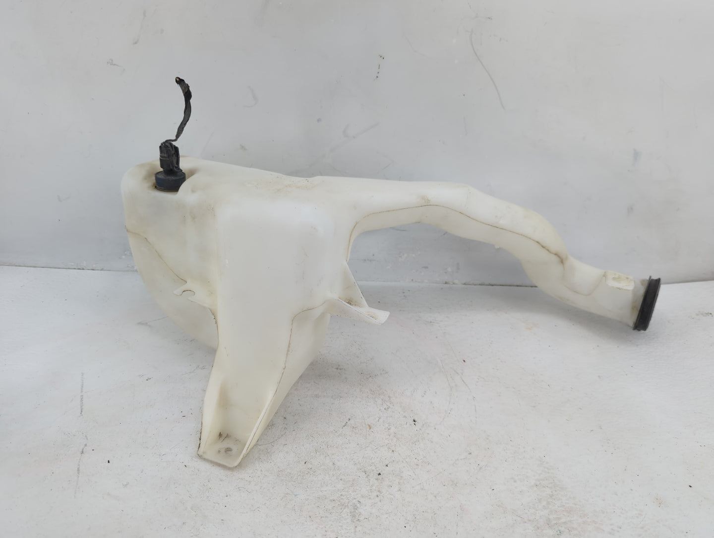2006-2016 Chevrolet Impala Windshield Washer Fluid Reservoir Bottle Oem - Oemusedautoparts1.com