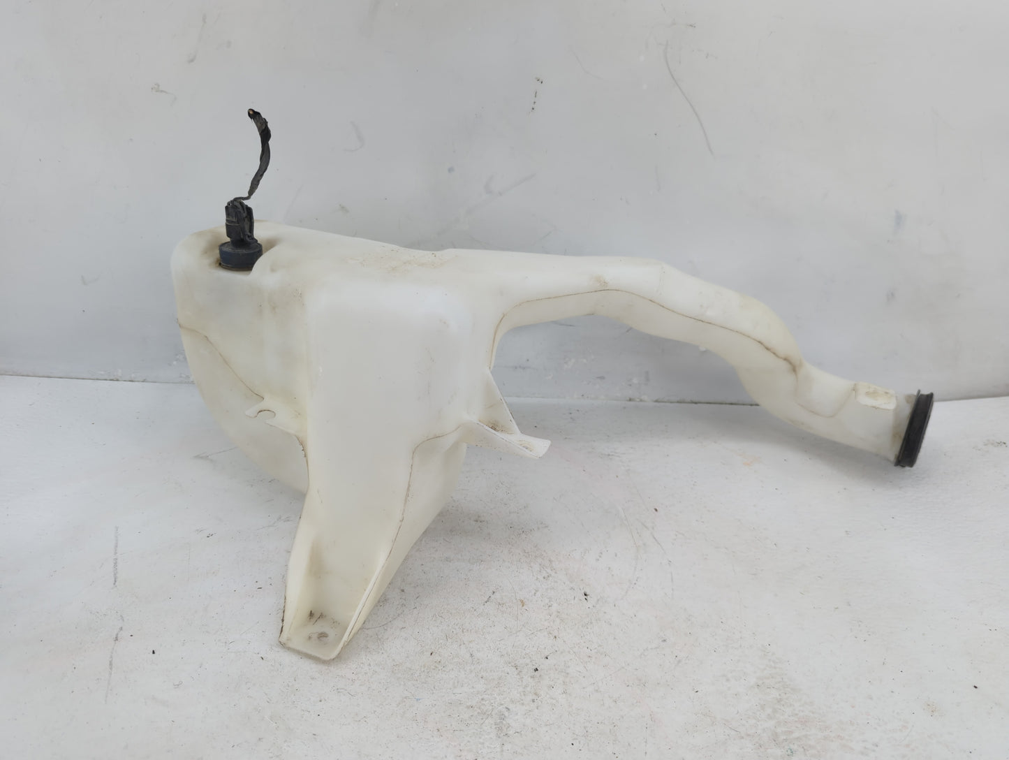 2006-2016 Chevrolet Impala Windshield Washer Fluid Reservoir Bottle Oem - Oemusedautoparts1.com