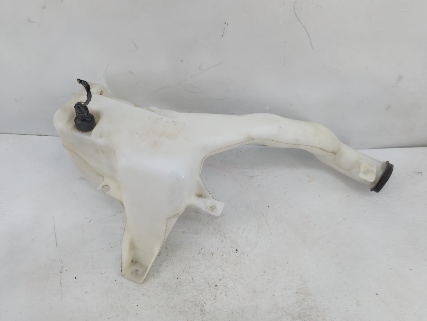 2006-2016 Chevrolet Impala Windshield Washer Fluid Reservoir Bottle Oem - Oemusedautoparts1.com