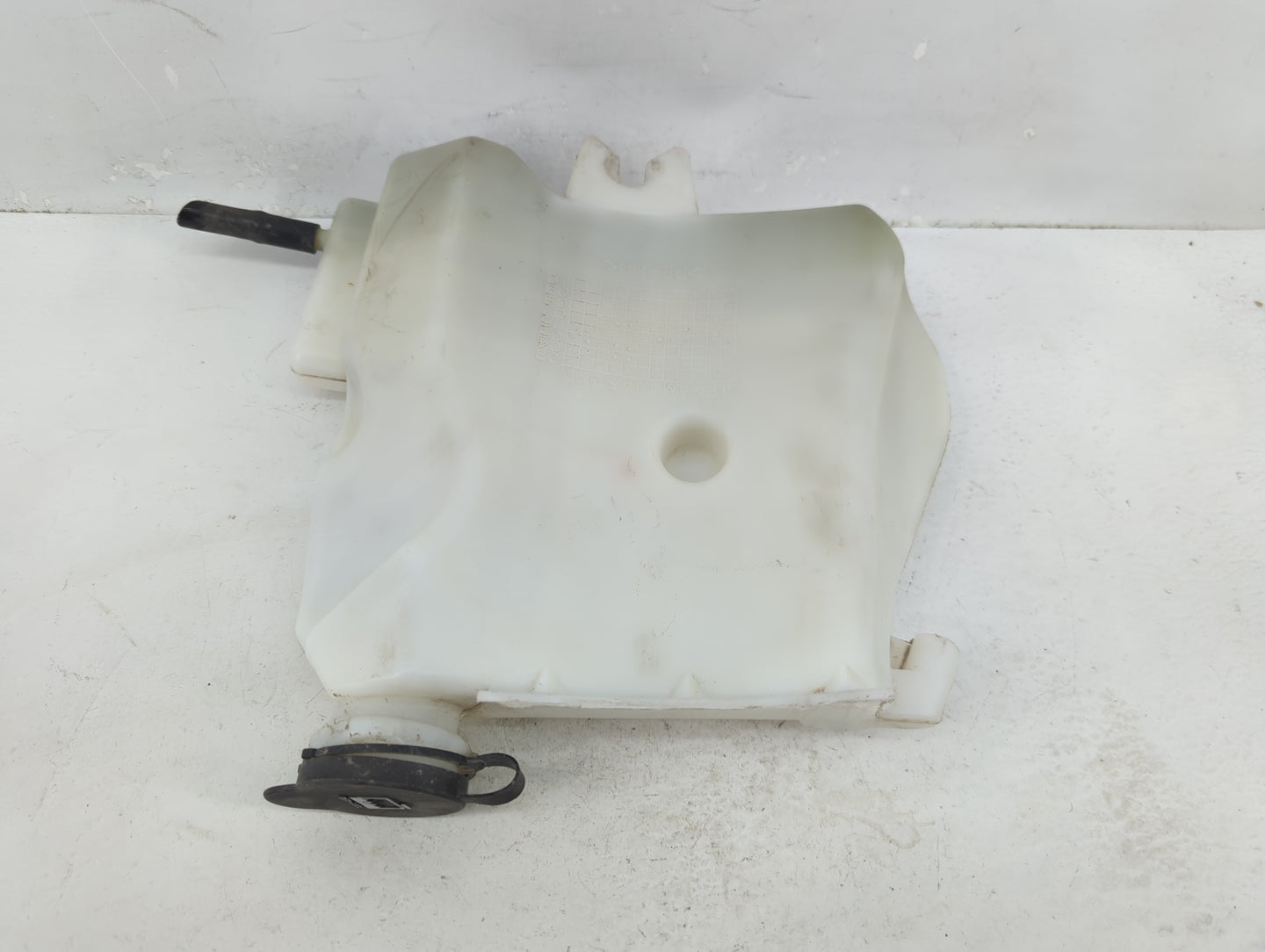 2000-2005 Chevrolet Impala Windshield Washer Fluid Reservoir Bottle Oem - Oemusedautoparts1.com