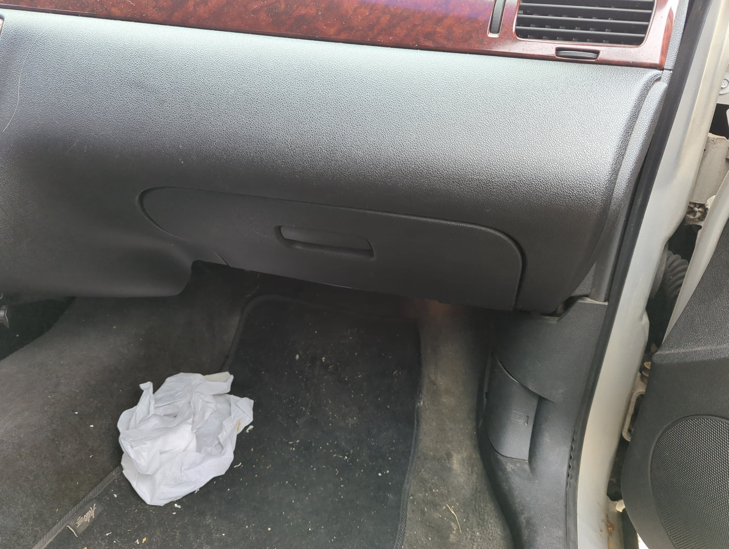 2008 Chevrolet Impala Passenger Glove Box Door Storage Compartment 1388020 - Oemusedautoparts1.com