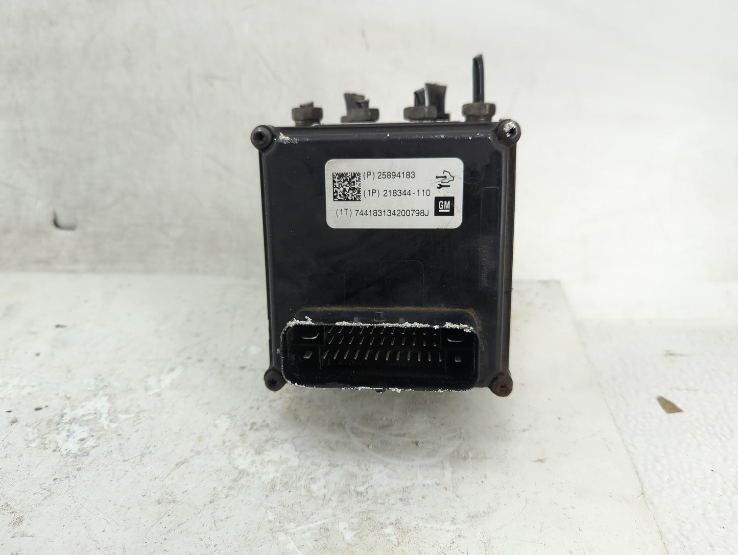 2008-2011 Chevrolet Impala ABS Pump Control Module Replacement P/N:25894183 Fits Fits 2008 2009 2010 2011 OEM Used Auto Part
